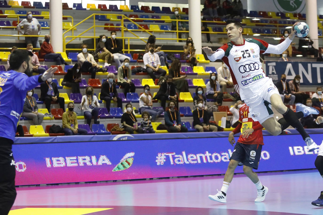 El partido terminó 28-30 a favor de Hungría 