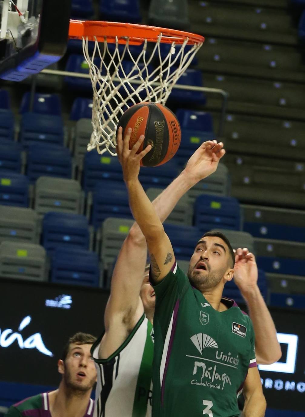 El Unicaja recibió al conjunto de Badalona en el Martín Carpena 