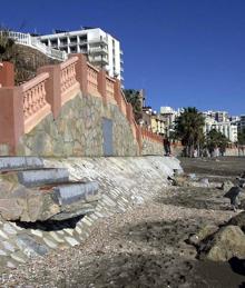 Imagen secundaria 2 - Las playas de Santa Ana, Malapesquera, Bil-Bil y Arroyo de la Miel son vulnerables a los temporales. Arriba, este año. Abajo, en 2007 y 2002 