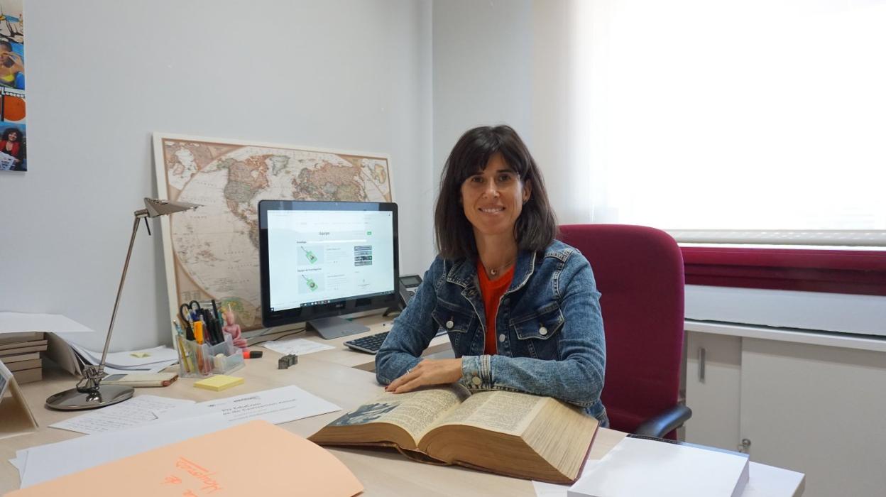 Laura López, profesora del Departamento de Periodismo.