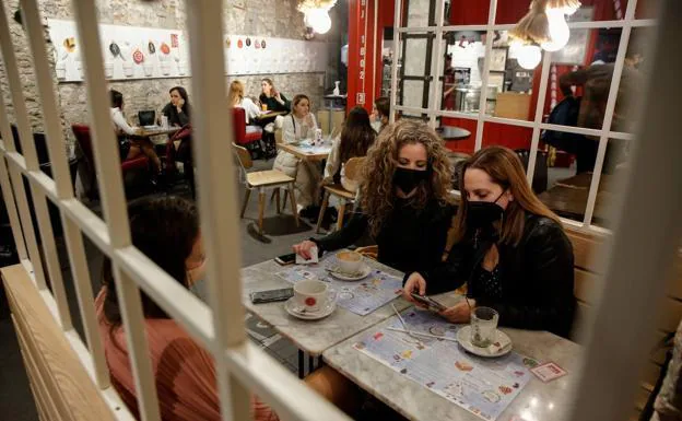 ¿Cuál es el nuevo límite de personas en reuniones sociales en Andalucía?