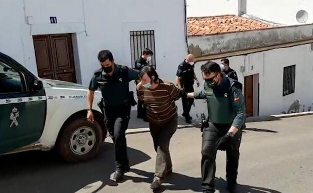 Rafa, el hermano de Kikín y Antonio, fue detenido este jueves en Los Santos de Maimona tras oponer resistencia a la Guardia Civil.