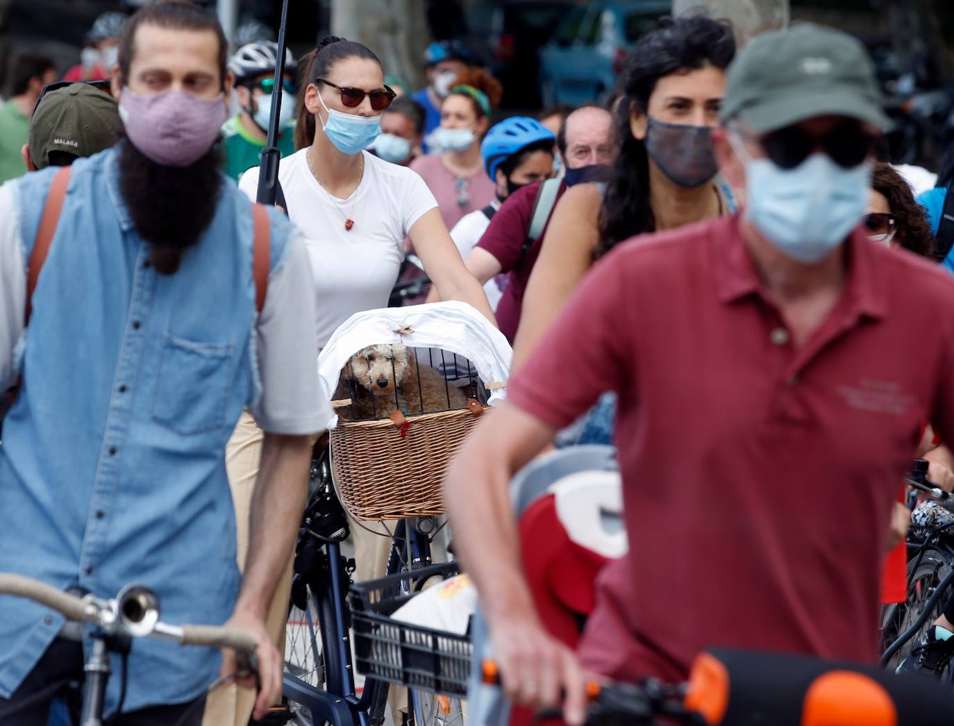 Ruedas Redondas ha celebrado este domingo la segunda 'bicifestación'. 