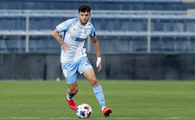 Mini, con el brazalete de capitán, en un partido del filial de esta temporada. 