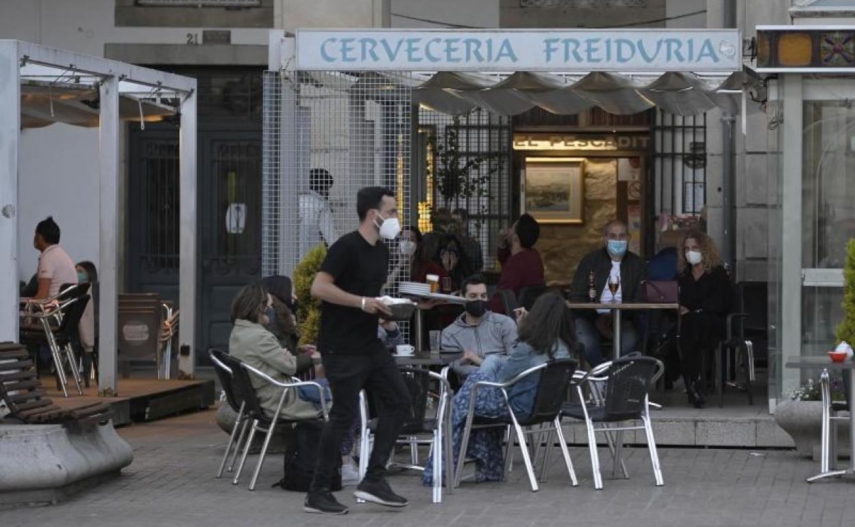 Una terraza con número limitado de comensales