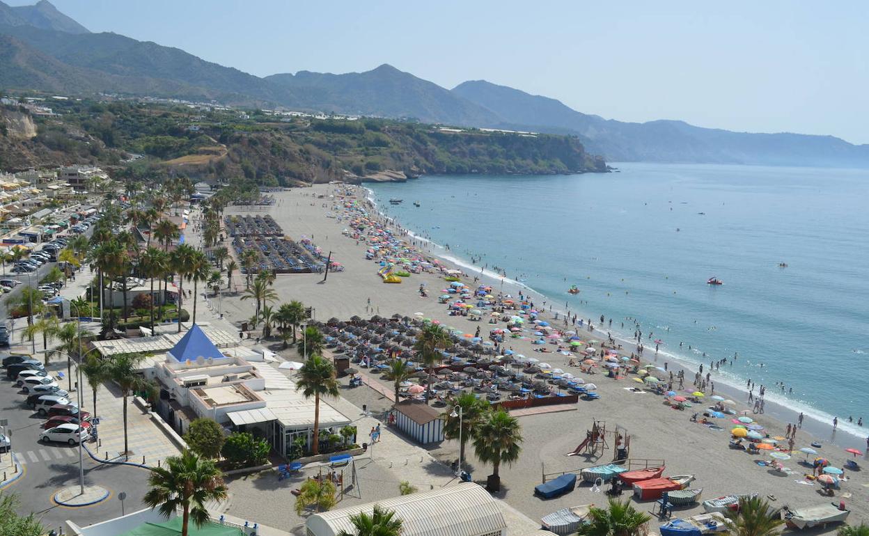 La playa de Burriana, en Nerja, es una de las distinguidas. 