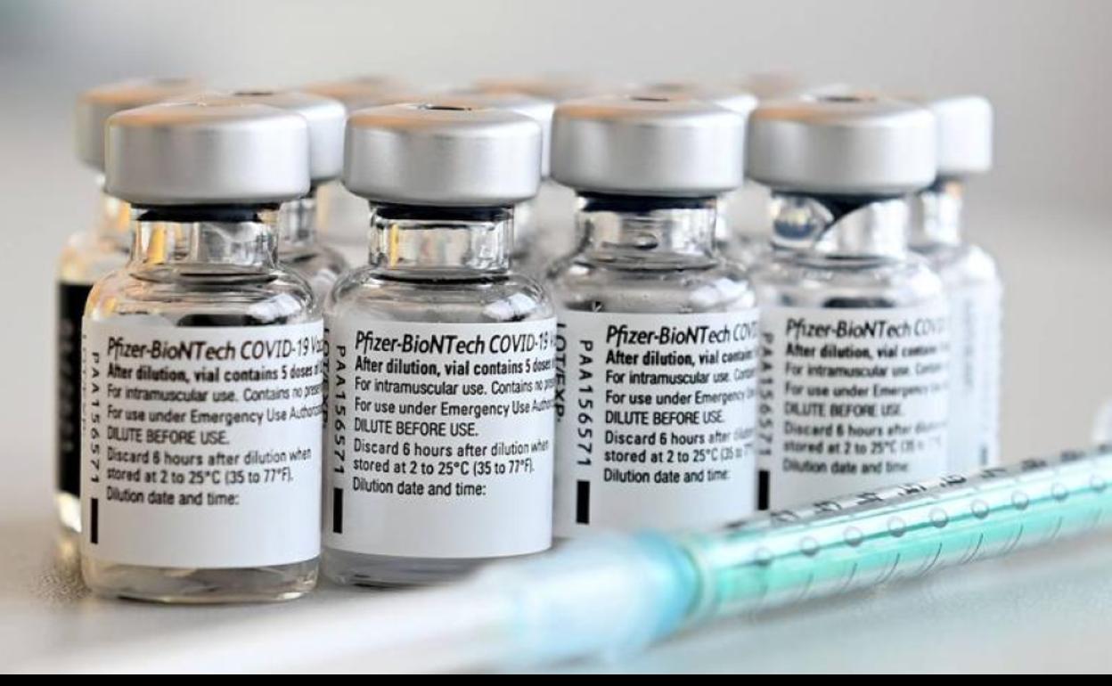 Varias dosis de la vacuna de Pfizer. 