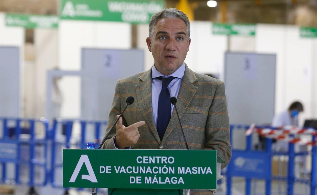 Elías Bendodo, durante su intervención. 