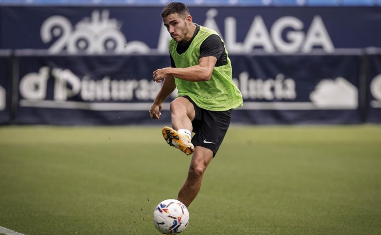 El jugador del Málaga, Jairo Sampeiro, durante un entrenamiento.