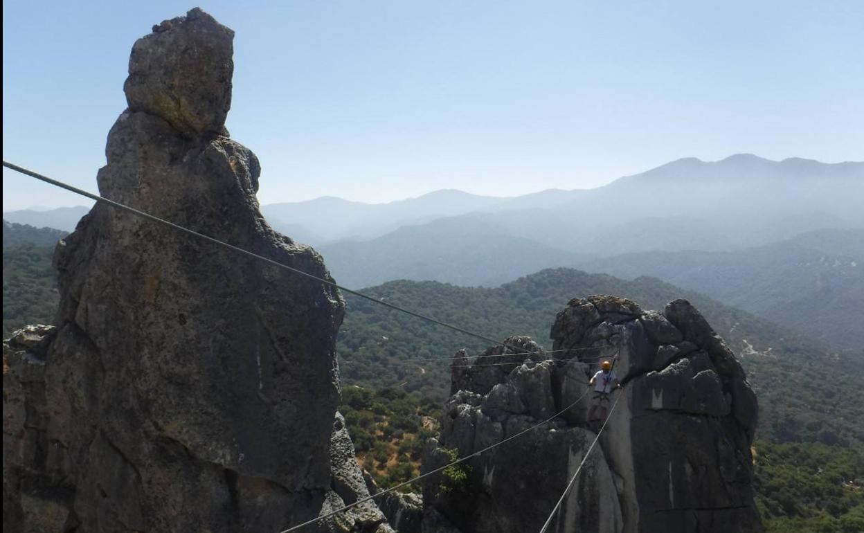 Una parte de la vía ferrata del Castillo del Águila, en Gaucín. 