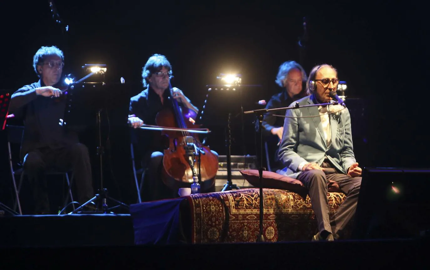 El 13 de julio de 2017 el compositor siciliano abrió su gira española con una actuación dentro del ciclo Terral ante más de 1.500 fieles en La Malagueta. Fue una cita íntma, a ratos sublime, pero con un final que resultó errático.