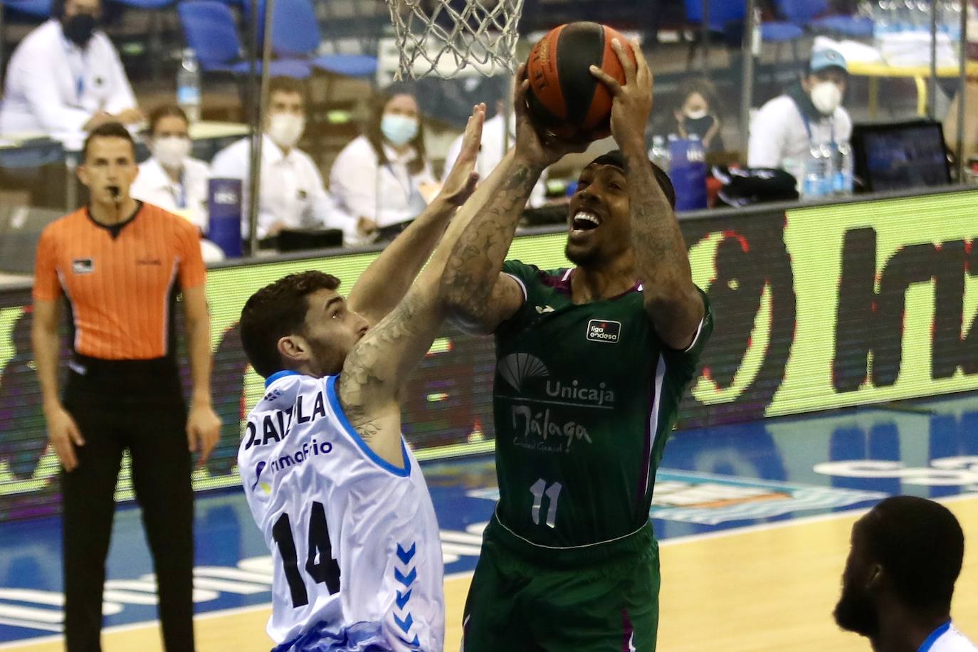 El Unicaja no hizo un buen partido, pero logró ganar en San Sebastián 