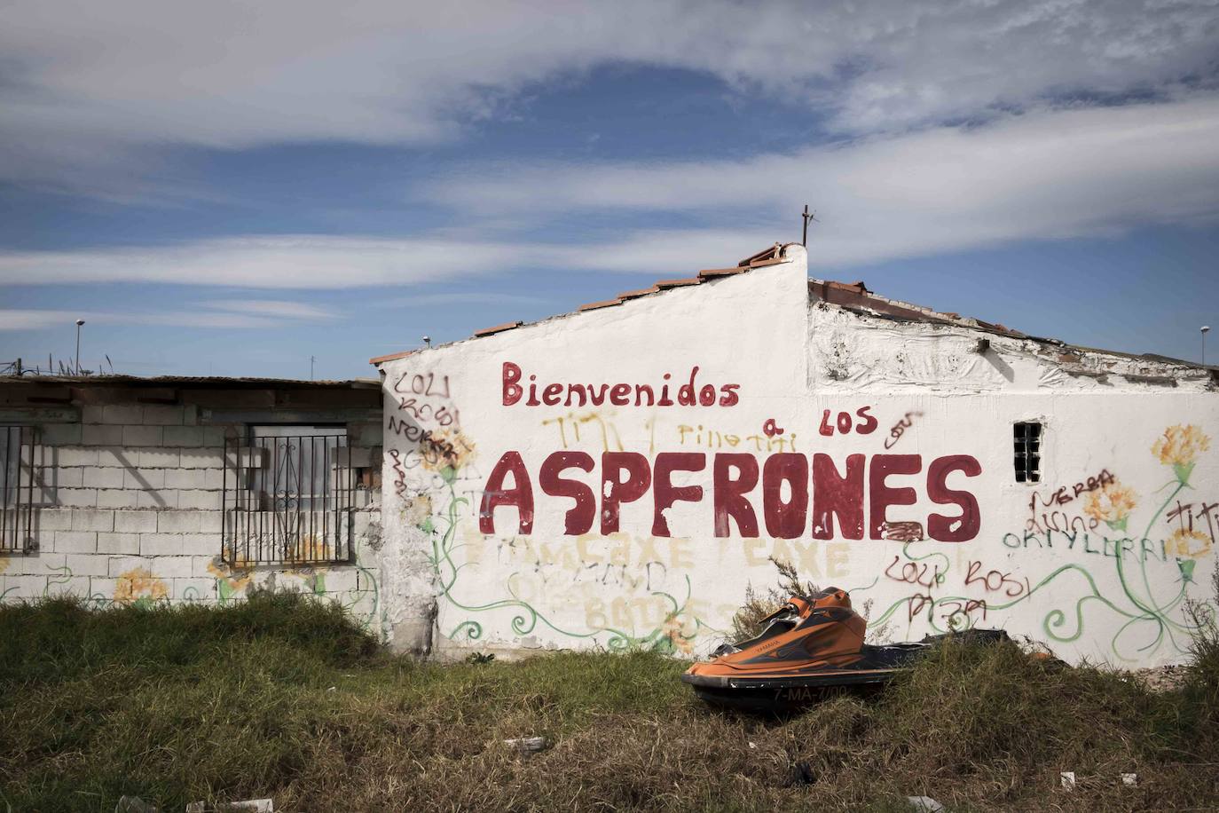 Fotos: Dos proyectos artísticos se fijan en la barriada malagueña de Los Asperones