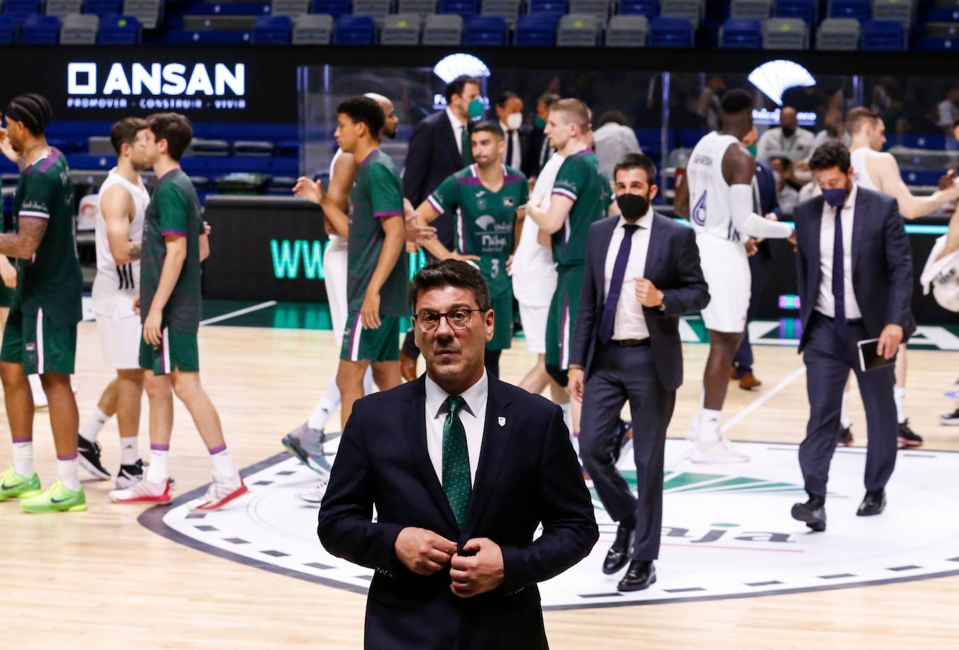 El Unicaja dijo adiós a la temporada tras perder por 90-96 ante el Real Madrid 