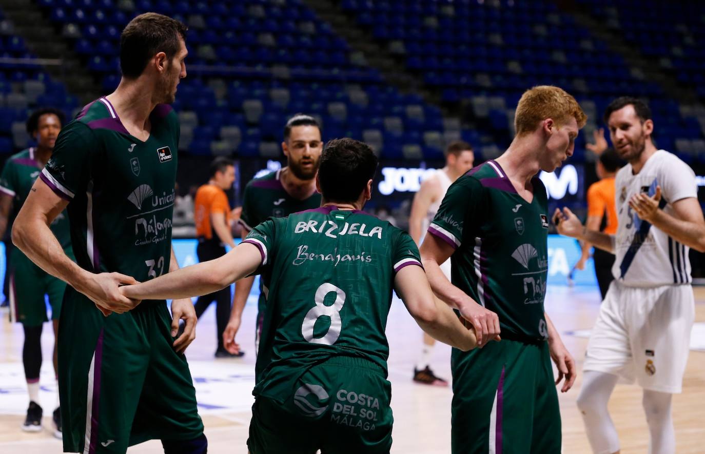 El Unicaja dijo adiós a la temporada tras perder por 90-96 ante el Real Madrid 