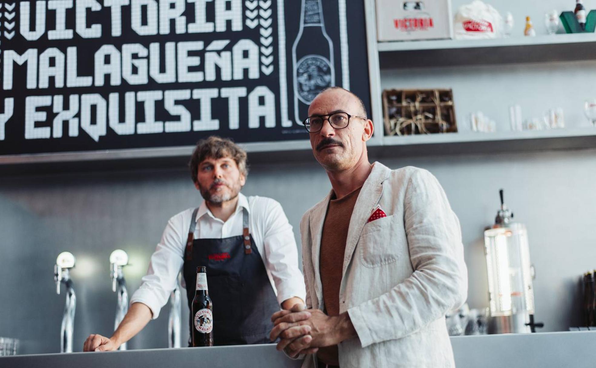 Salva Reina y Miguel Ángel Martín, en la primera pieza del 'Curso de cine para cerveceros'. 