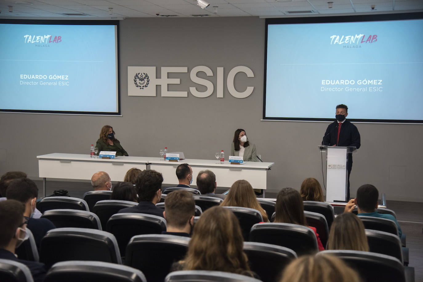 Entrega de diplomas de Talent Lab en ESIC Málaga. 