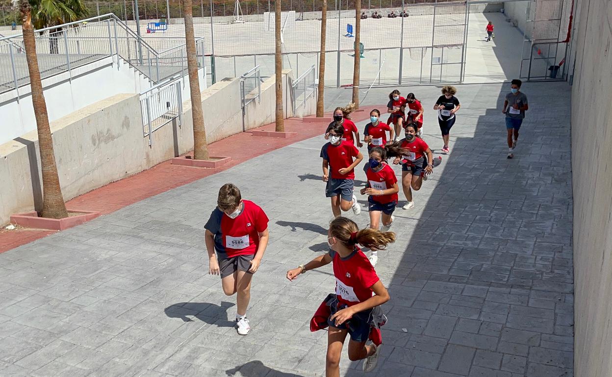 El deporte forma parte de la Semana Solidaria del colegio.