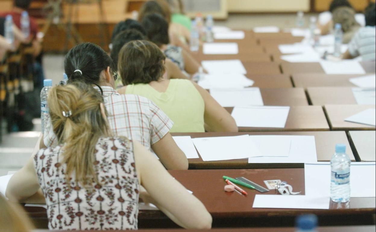 Empleo público: Convocan 530 plazas de administrativos para Hacienda