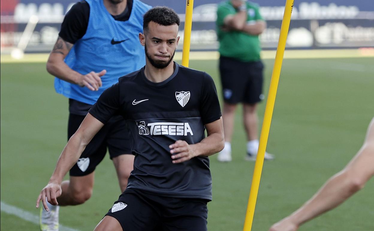 El jugador del Málaga, Hicham, durante un entrenamiento reciente.