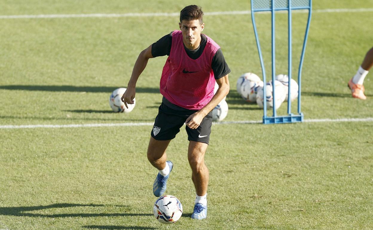 Pablo Chavarría, durante un entrenamiento con el Málaga antes de su lesión.