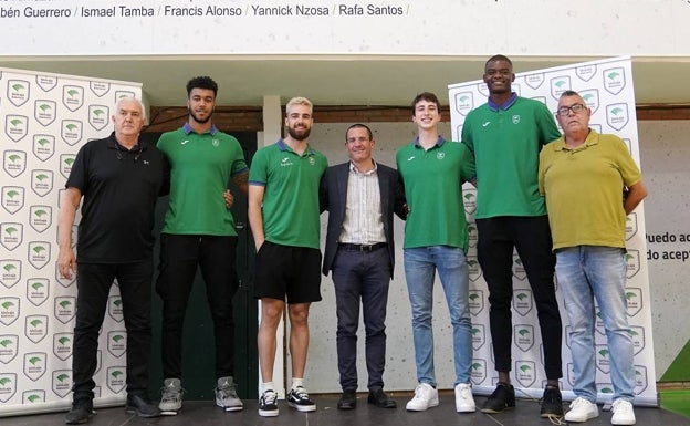 Manolo Rubia, Ismael Tamba, Francis Alonso, Paco Sáez, Rafa Santos, Yannick Nzosa y Ramón García. 