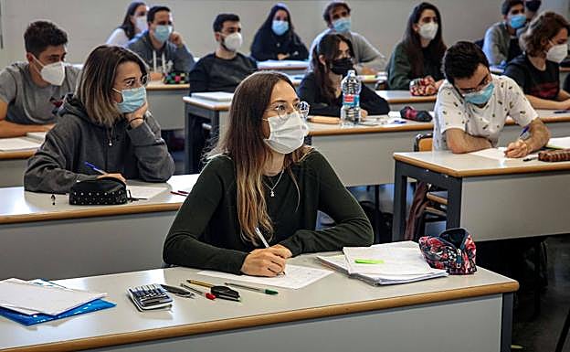 Andalucía espera empezar a vacunar a los menores de 12 a 15 años a partir de agosto