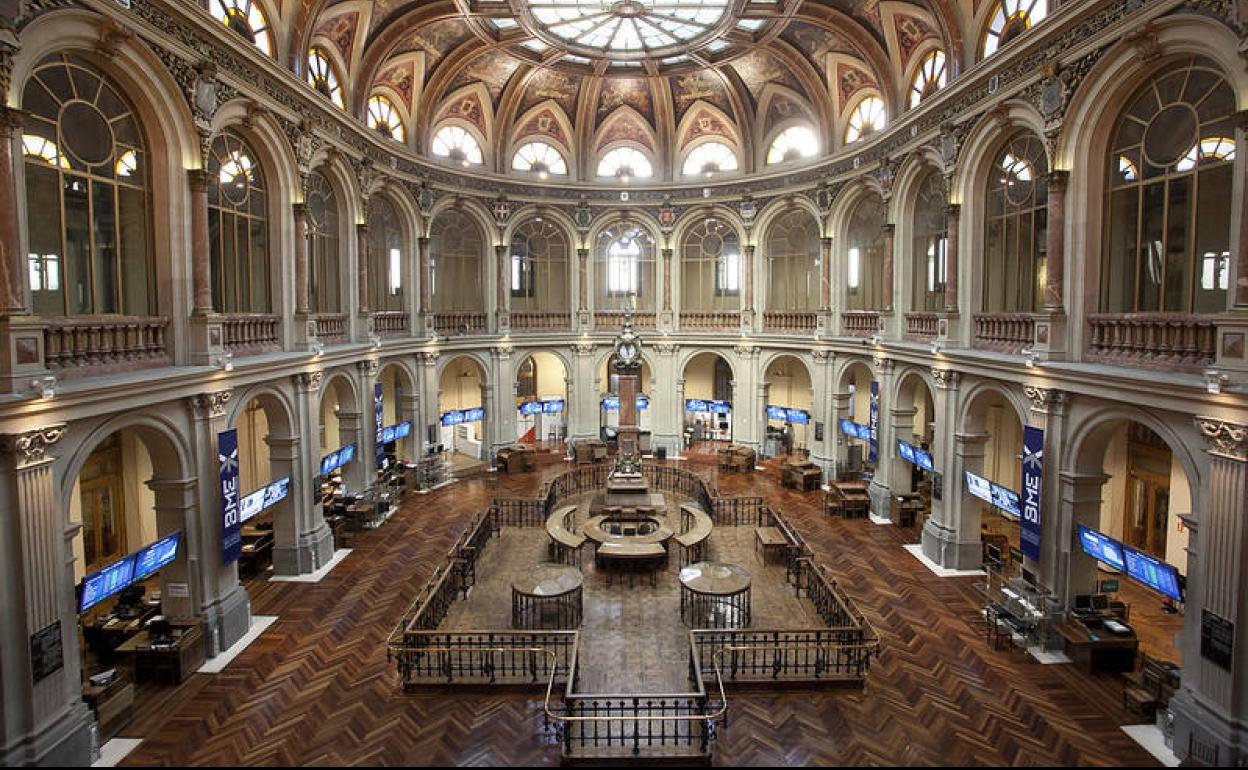 Interior de la Bolsa de Madrid. 