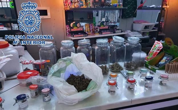 Desarticulan una red criminal dedicada al cultivo y distribución de marihuana en locales de ocio de la Costa