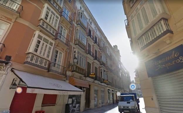 El edificio está situado en el número 9 de la calle Strachan. 