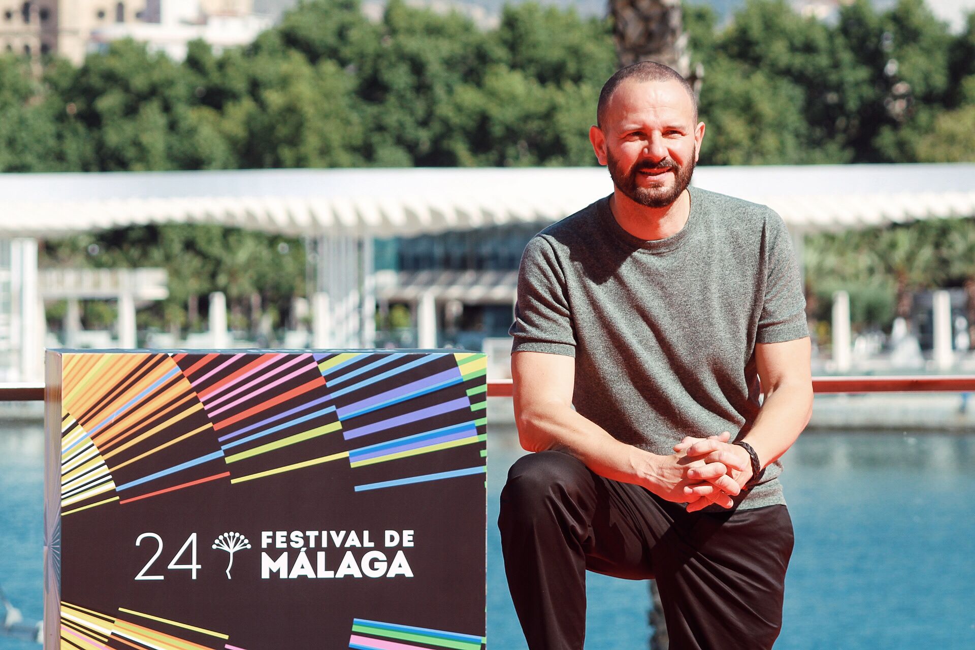 Photocall con el director y los protagonistas de la película 'lives is life'.