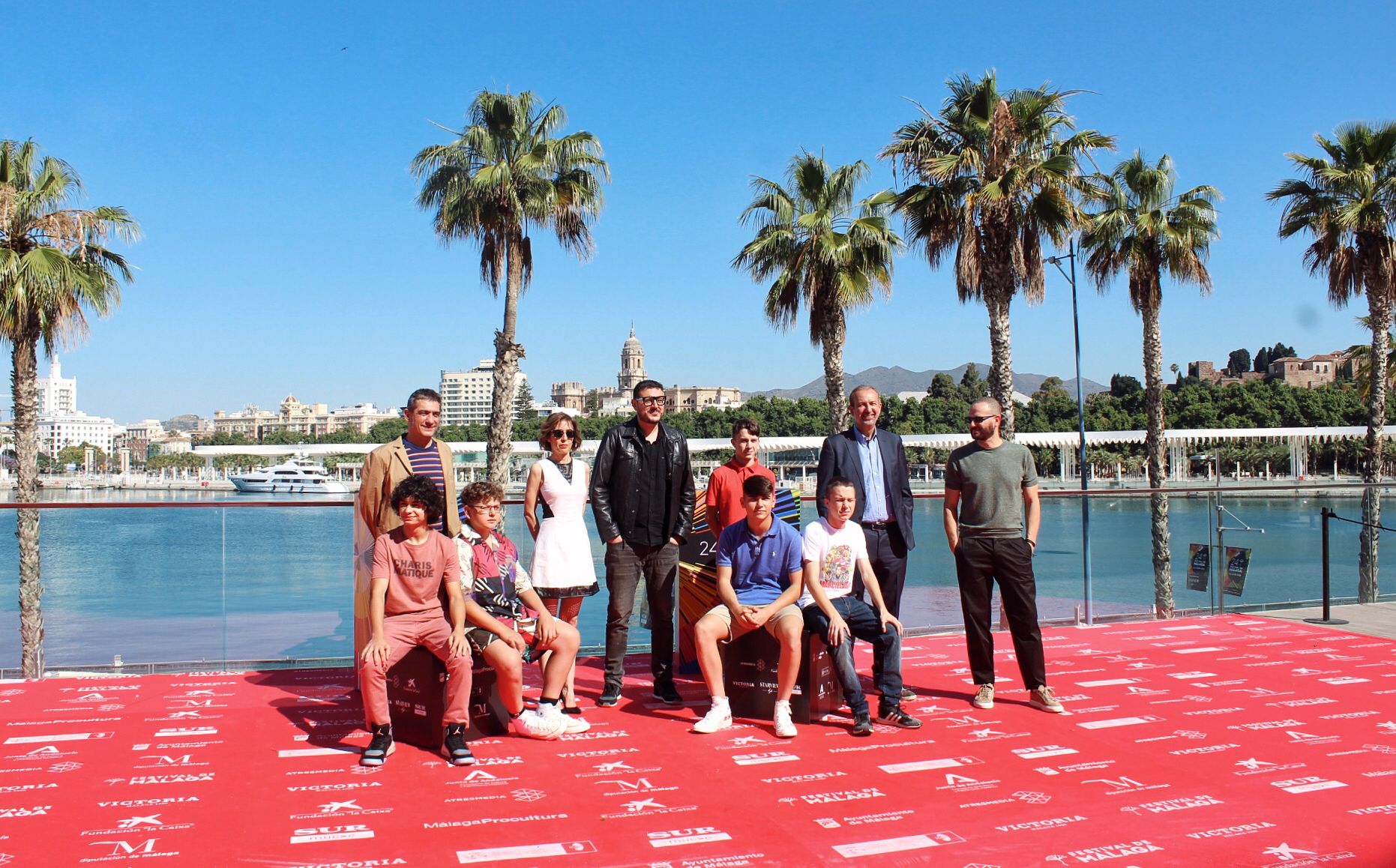 Photocall con el director y los protagonistas de la película 'lives is life'.