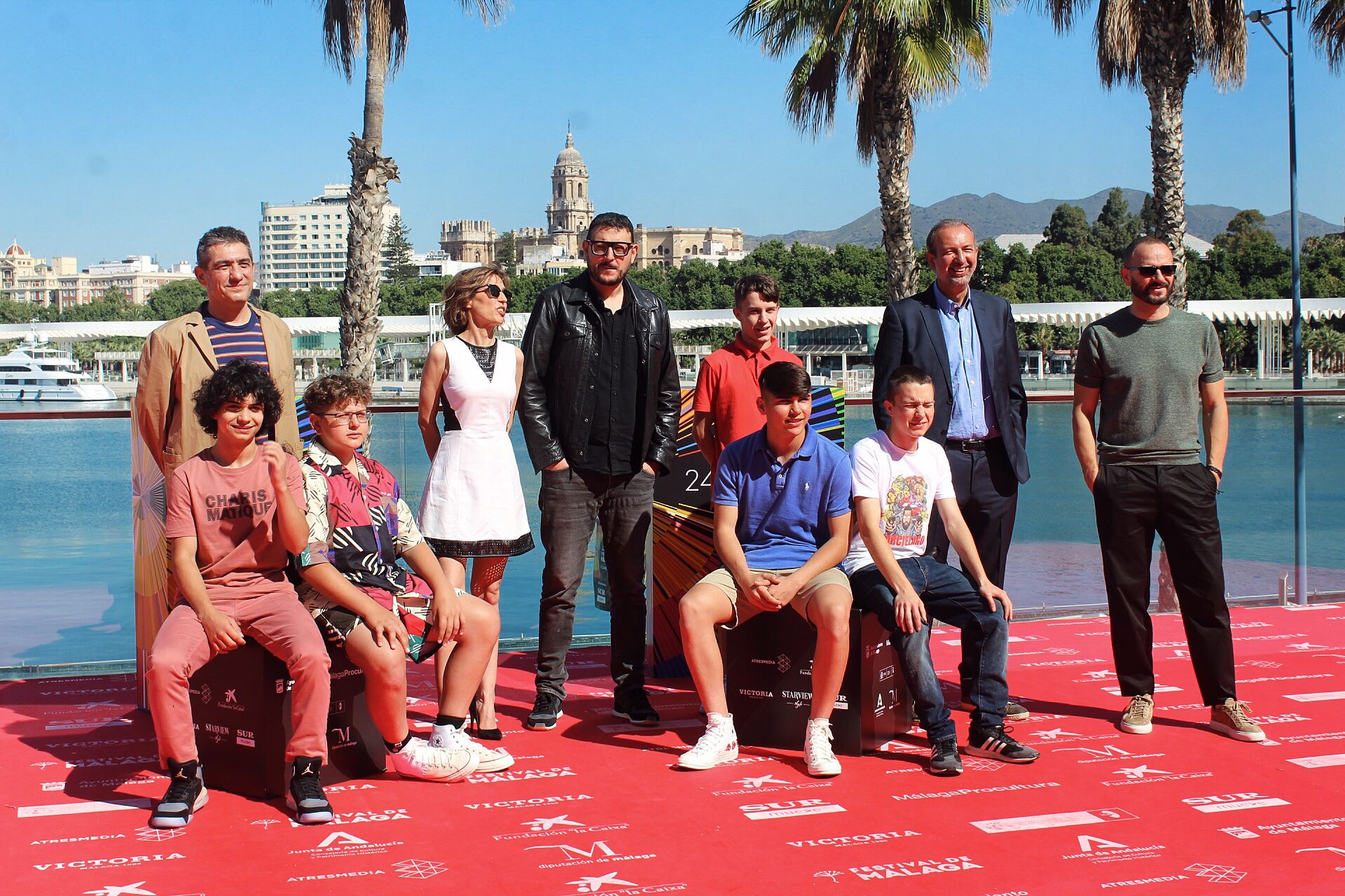 Photocall con el director y los protagonistas de la película 'lives is life'.