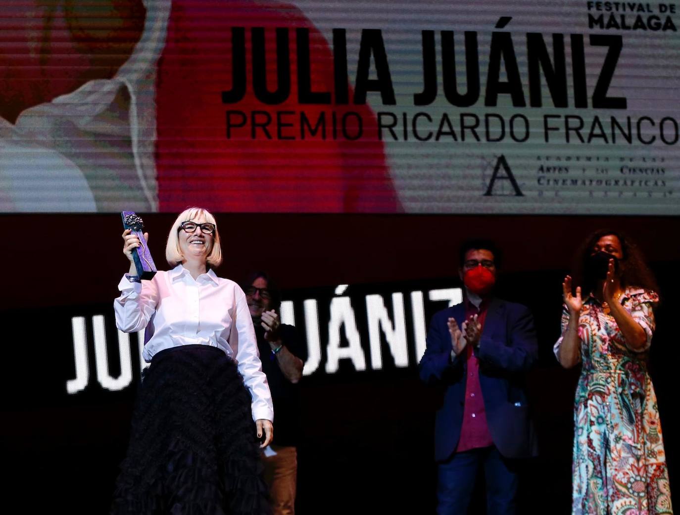 La montadora, directora de cine y videoartista Julia Juaniz recibió el Premio Ricardo Franco en el TeatroCervantes