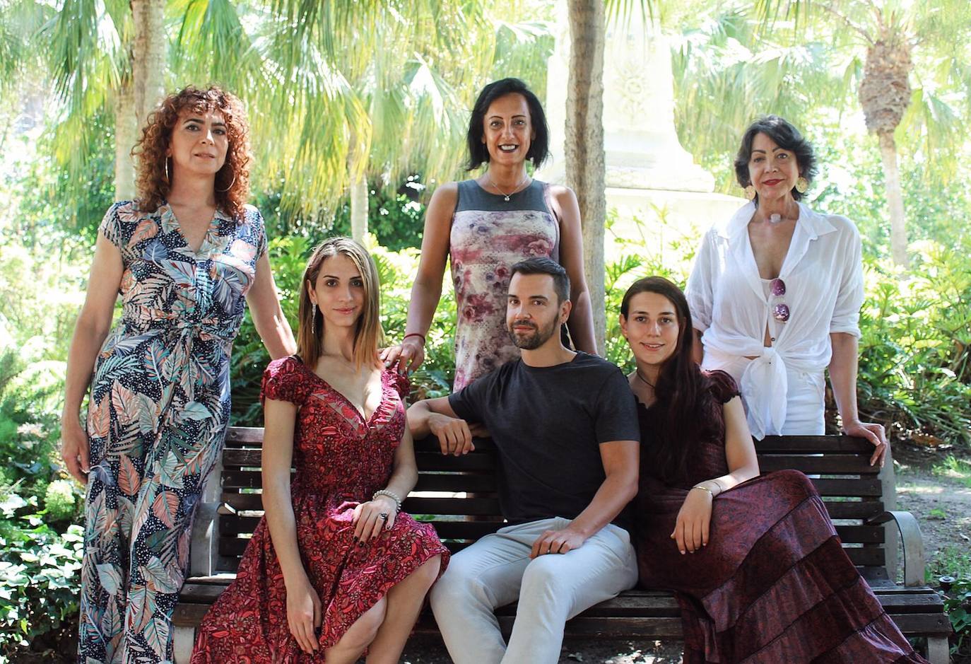 Saya Solana, Alicia de Benito, Tina Recio, Adrián Silvestre, Magdalena Brasas y Yolanda Terol, parte del equipo de la película 'Sedimentos'