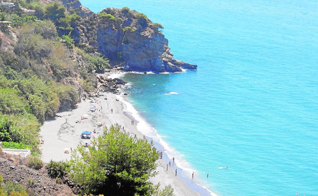 La playa del Barranco de Maro es la más próxima a esta aldea de Nerja 