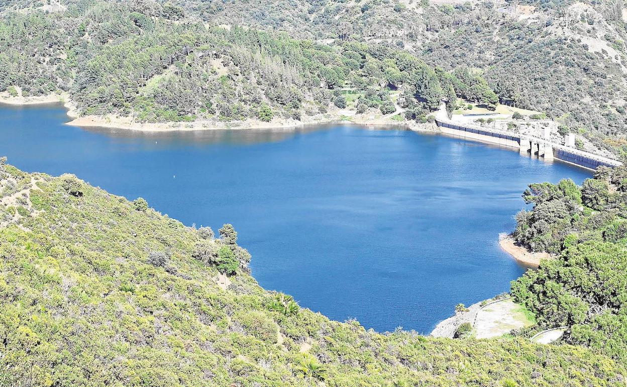 Presa de La Concepción, en los términos municipales de Marbella e Istán. 