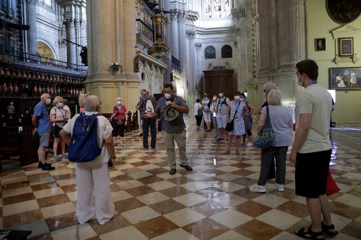 Cruceristas, en una visita guiada por el centro de Málaga 