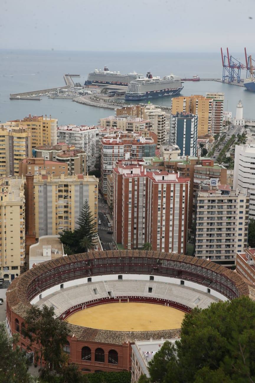 Panorámica de los cruceros desde Gibralfaro