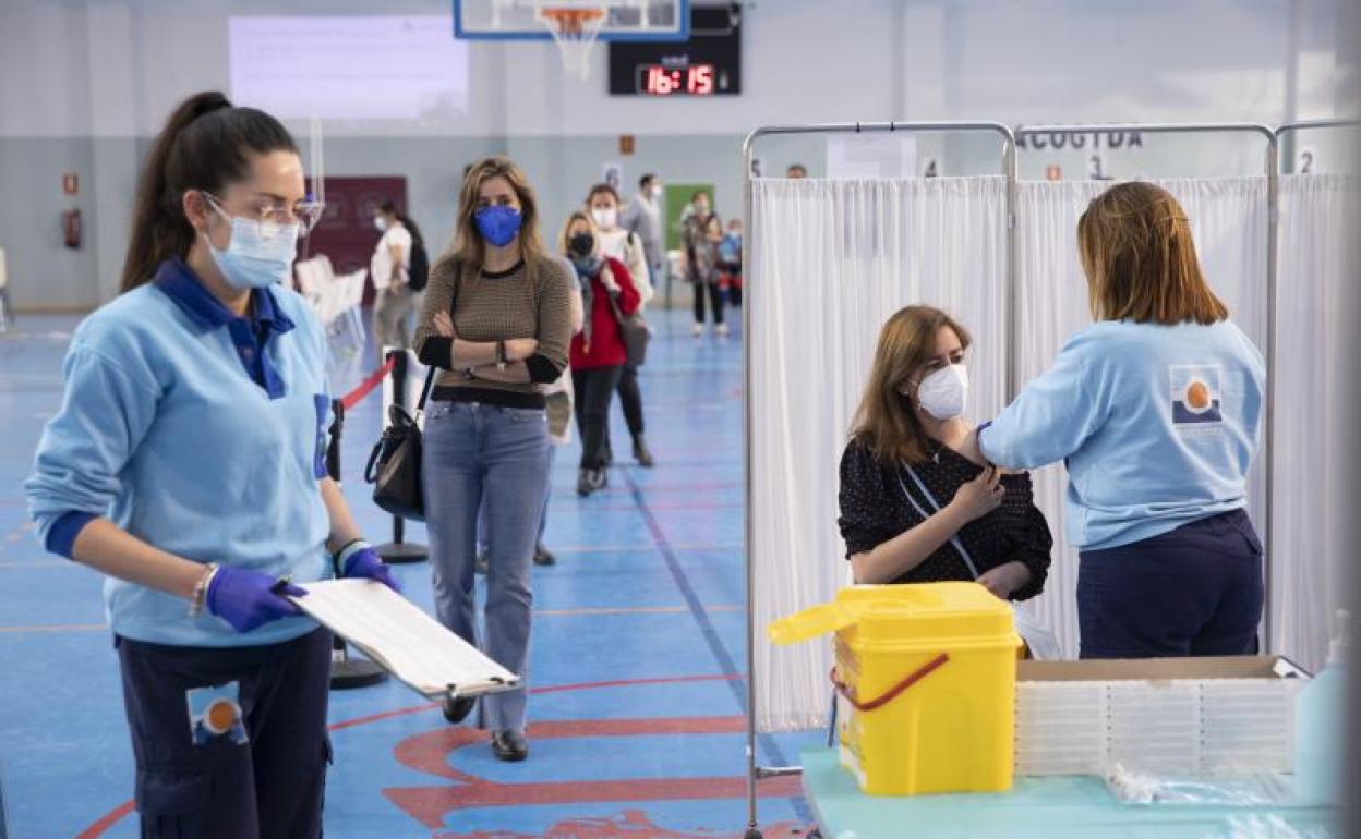 Coronavirus en Andalucía: Andalucía registra 18 muertos, dato más alto en dos semanas, 1.267 casos y su tasa baja a 184,2