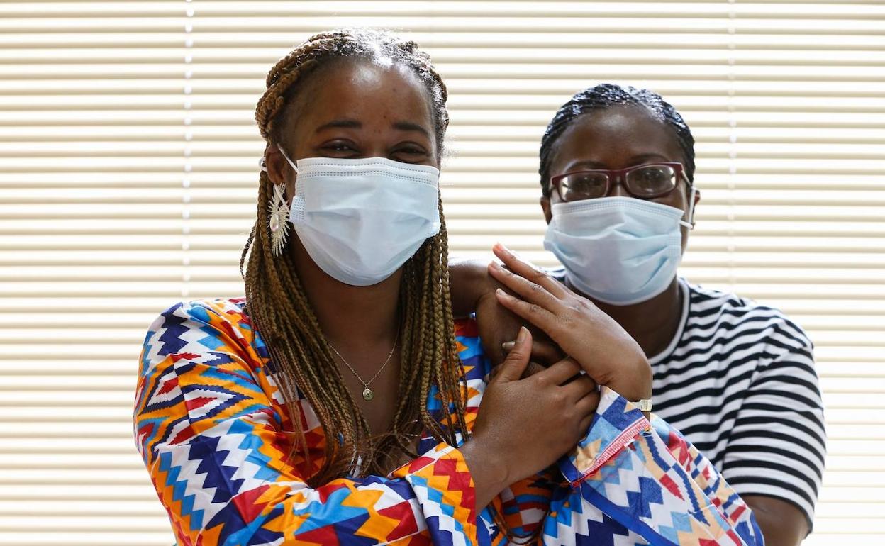 Sarah, al fin con su madre en la sede 