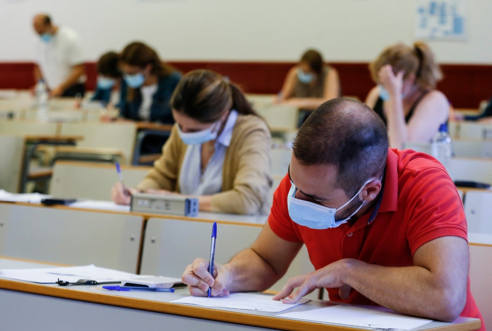 Más de 8.000 personas se enfrentan a las oposiciones docentes en la provincia tras el retraso obligado por la pandemia .