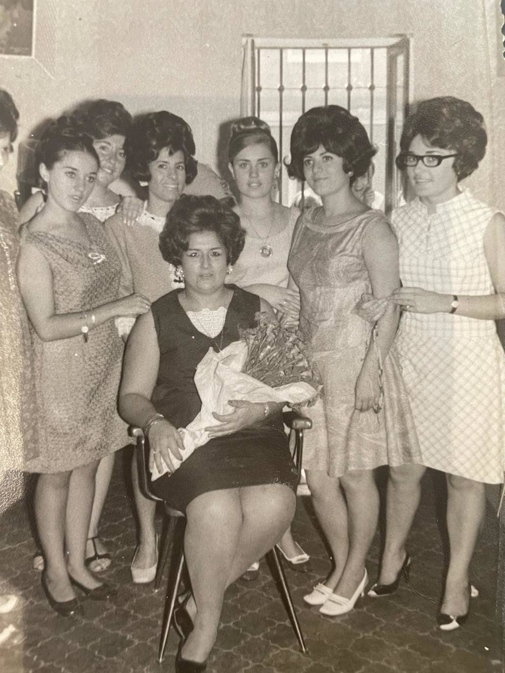 Fotos: Reme Madueño, 64 años en su negocio de peluquería, la escuela profesional &#039;Antonio-Eloy&#039;