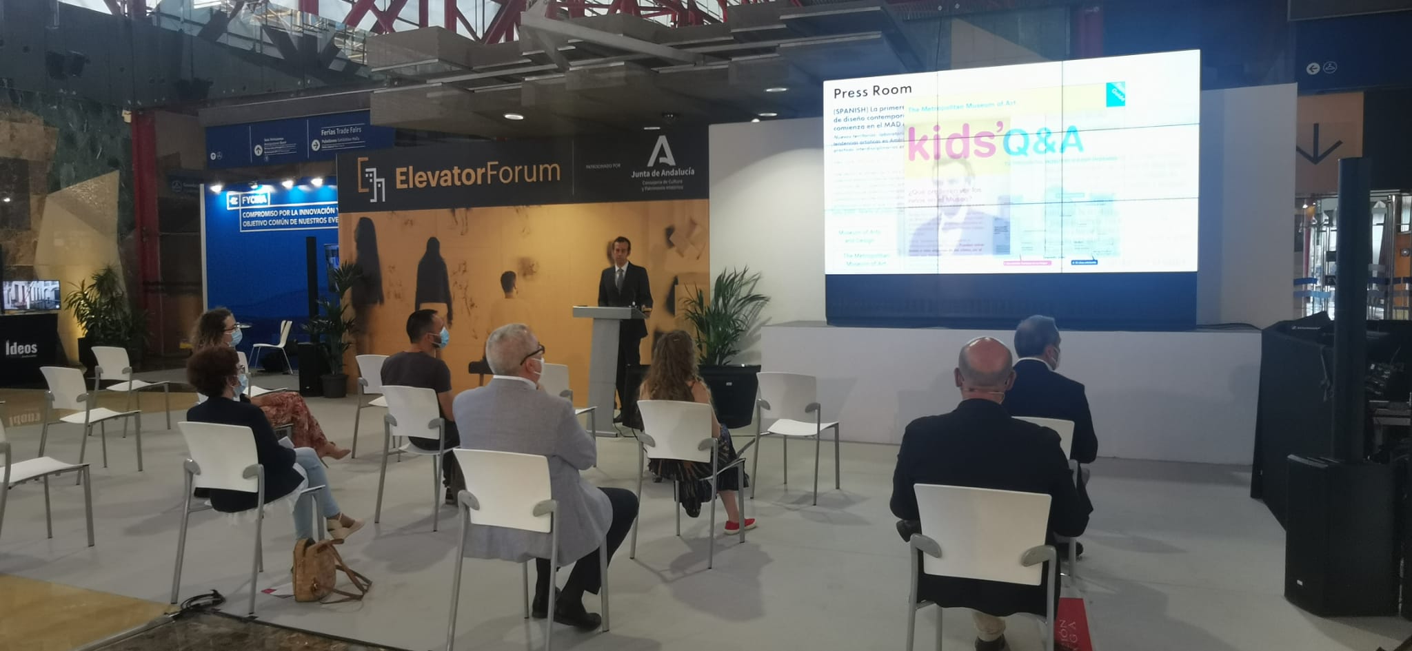 El foro internacional reúne este lunes y martes en el Palacio de Ferias de la capital a un millar de profesionales del sector cultural para debatir sobre cuestiones como los retos que plantea la digitalización de las instituciones artísticas o las nuevas relaciones que estas entidades empiezan a desarrollar con sus audiencias y sus entornos urbanos.