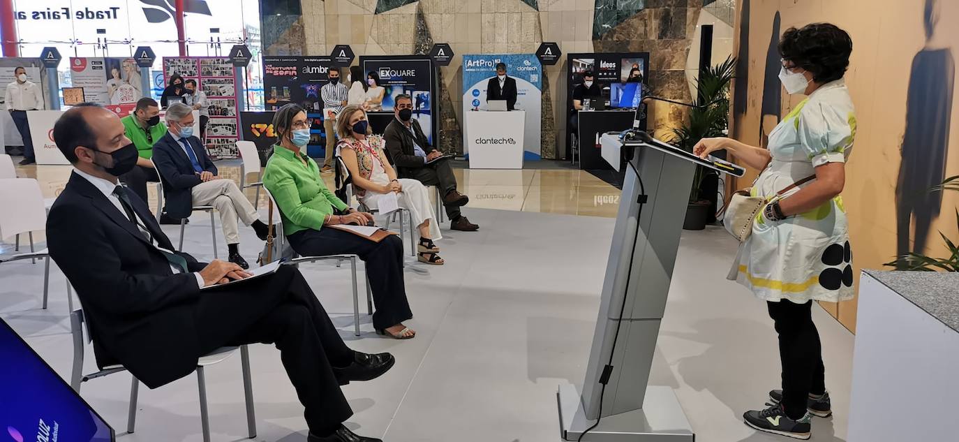 El foro internacional reúne este lunes y martes en el Palacio de Ferias de la capital a un millar de profesionales del sector cultural para debatir sobre cuestiones como los retos que plantea la digitalización de las instituciones artísticas o las nuevas relaciones que estas entidades empiezan a desarrollar con sus audiencias y sus entornos urbanos.