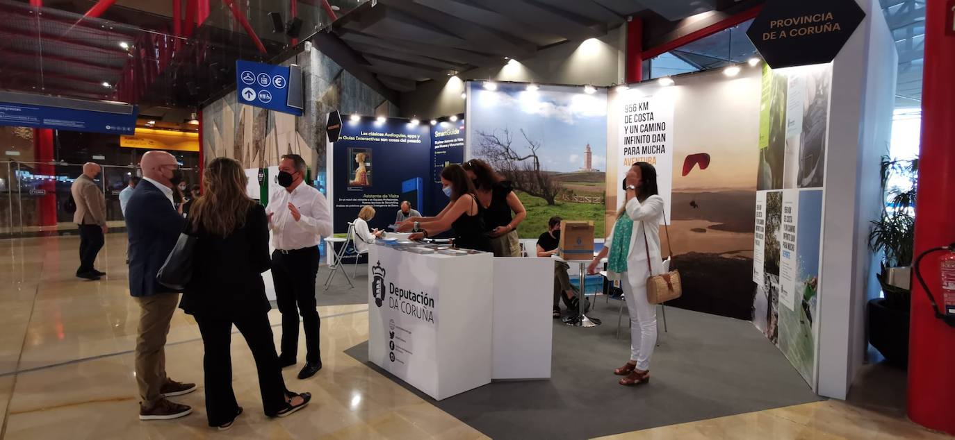 El foro internacional reúne este lunes y martes en el Palacio de Ferias de la capital a un millar de profesionales del sector cultural para debatir sobre cuestiones como los retos que plantea la digitalización de las instituciones artísticas o las nuevas relaciones que estas entidades empiezan a desarrollar con sus audiencias y sus entornos urbanos.