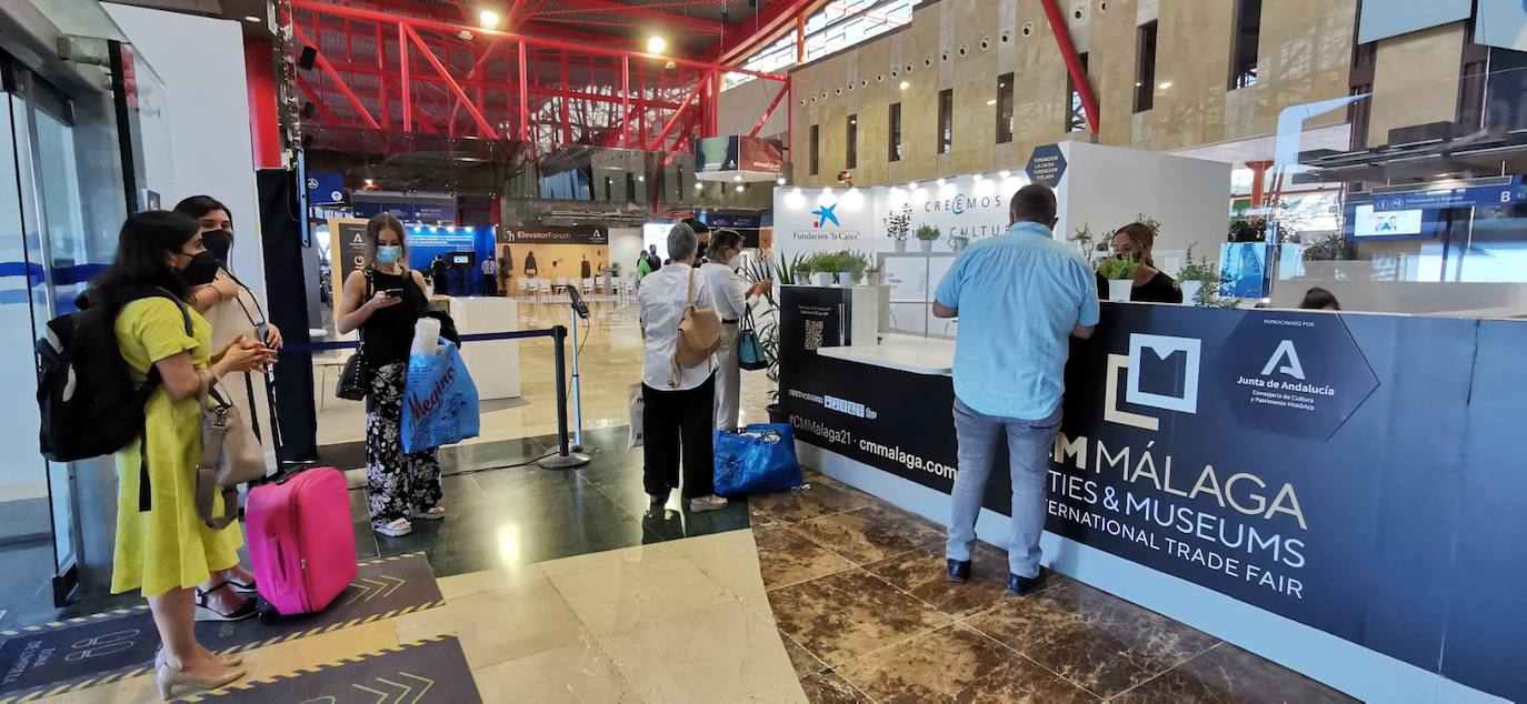 El foro internacional reúne este lunes y martes en el Palacio de Ferias de la capital a un millar de profesionales del sector cultural para debatir sobre cuestiones como los retos que plantea la digitalización de las instituciones artísticas o las nuevas relaciones que estas entidades empiezan a desarrollar con sus audiencias y sus entornos urbanos.