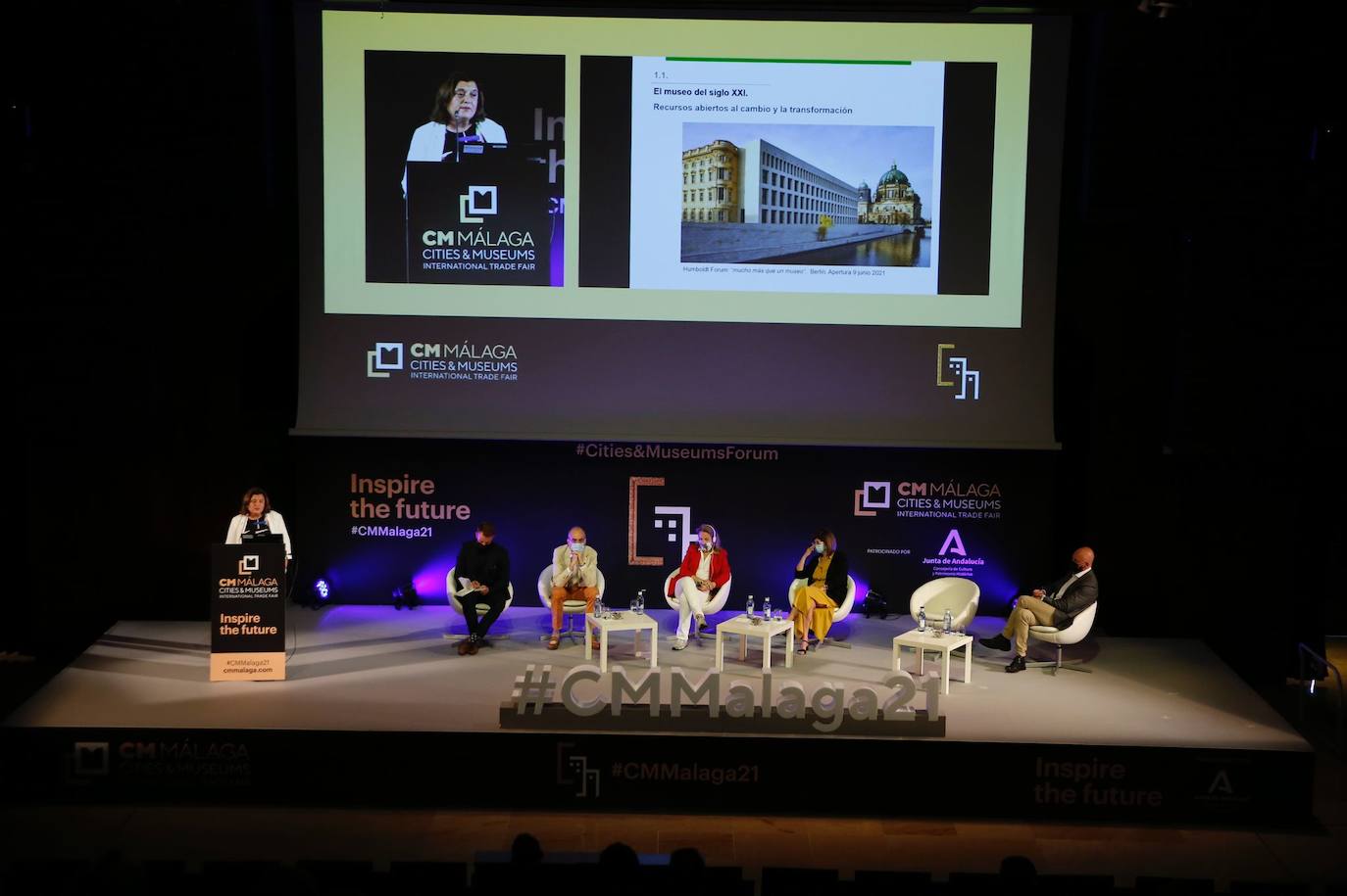 El foro internacional reúne este lunes y martes en el Palacio de Ferias de la capital a un millar de profesionales del sector cultural para debatir sobre cuestiones como los retos que plantea la digitalización de las instituciones artísticas o las nuevas relaciones que estas entidades empiezan a desarrollar con sus audiencias y sus entornos urbanos.