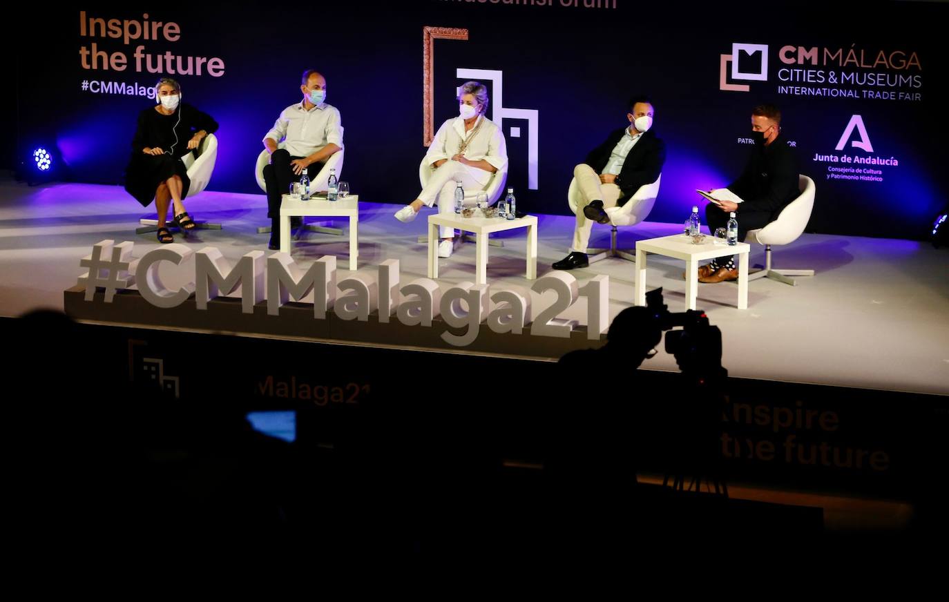 El foro internacional reúne este lunes y martes en el Palacio de Ferias de la capital a un millar de profesionales del sector cultural para debatir sobre cuestiones como los retos que plantea la digitalización de las instituciones artísticas o las nuevas relaciones que estas entidades empiezan a desarrollar con sus audiencias y sus entornos urbanos.