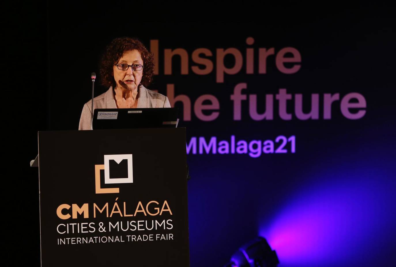 El foro internacional reúne este lunes y martes en el Palacio de Ferias de la capital a un millar de profesionales del sector cultural para debatir sobre cuestiones como los retos que plantea la digitalización de las instituciones artísticas o las nuevas relaciones que estas entidades empiezan a desarrollar con sus audiencias y sus entornos urbanos.